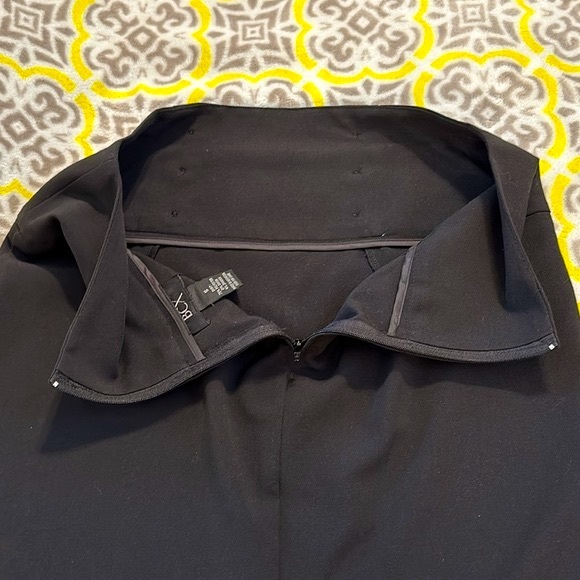 BCX black pencil skirt with button details and zipper - size 5 - Picture 6 of 11